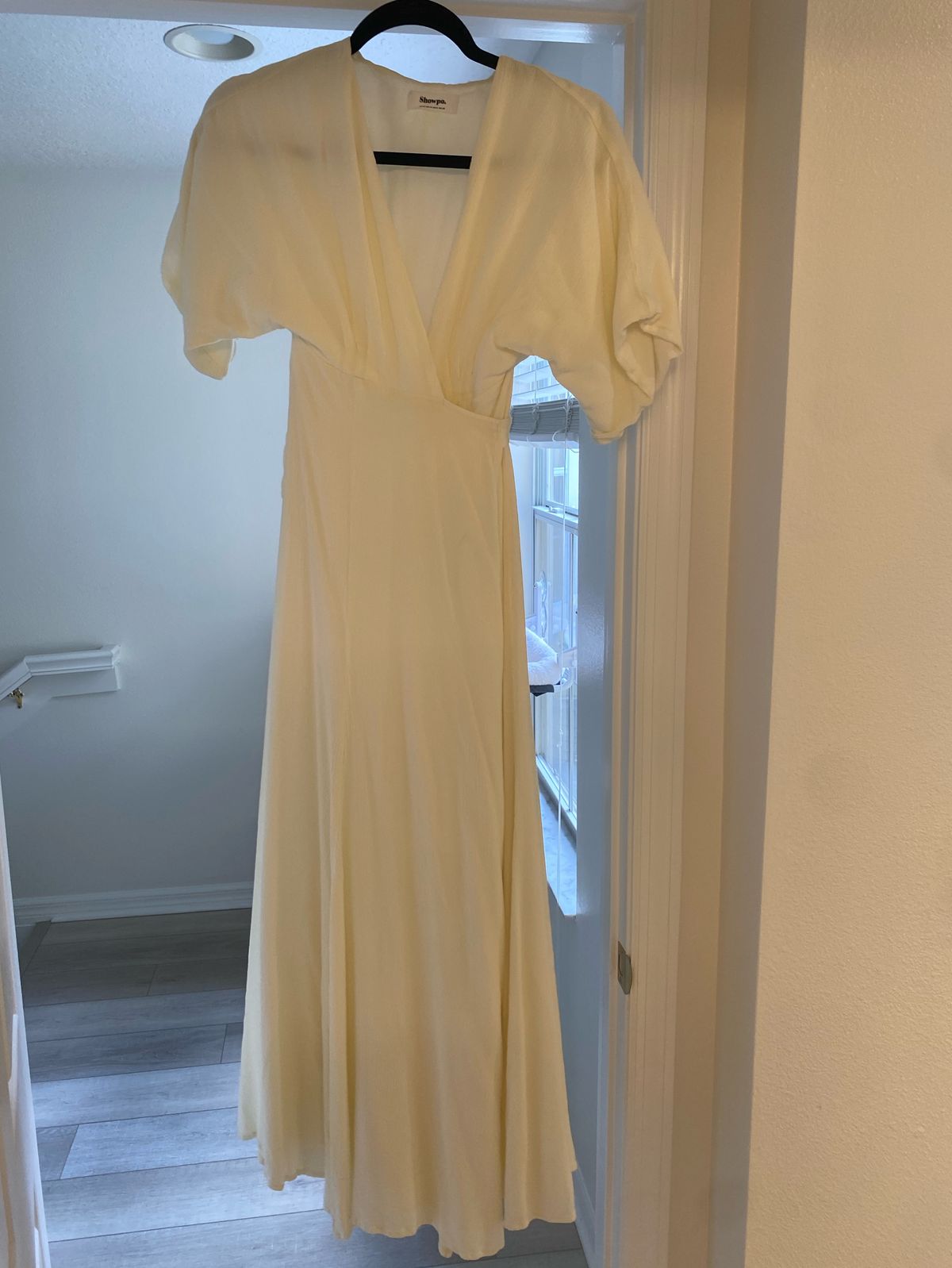 Size 6 Plunge Nude Side Slit Dress on Queenly