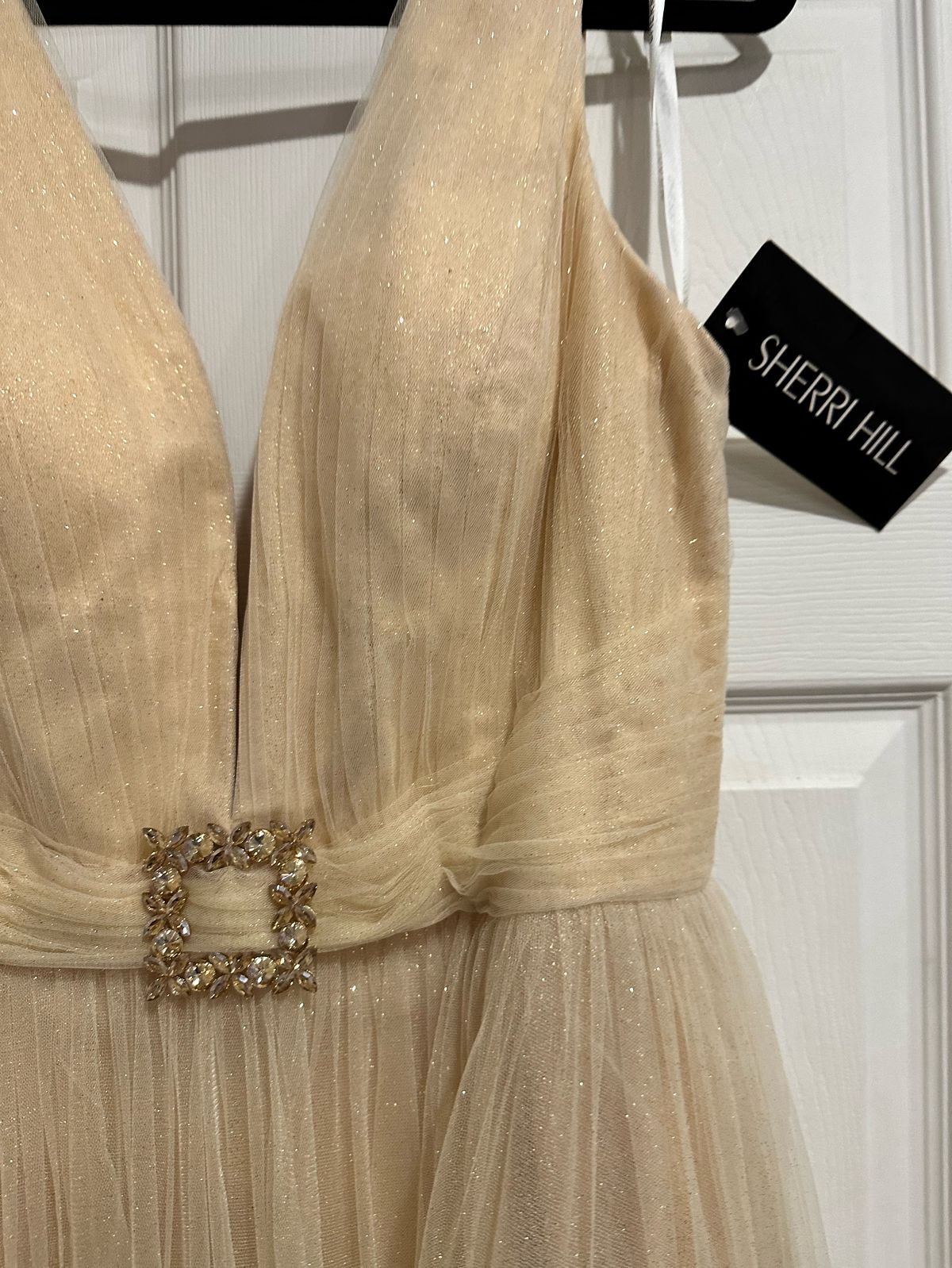 Style 53590 Sherri Hill Size 12 Plunge Gold Ball Gown on Queenly