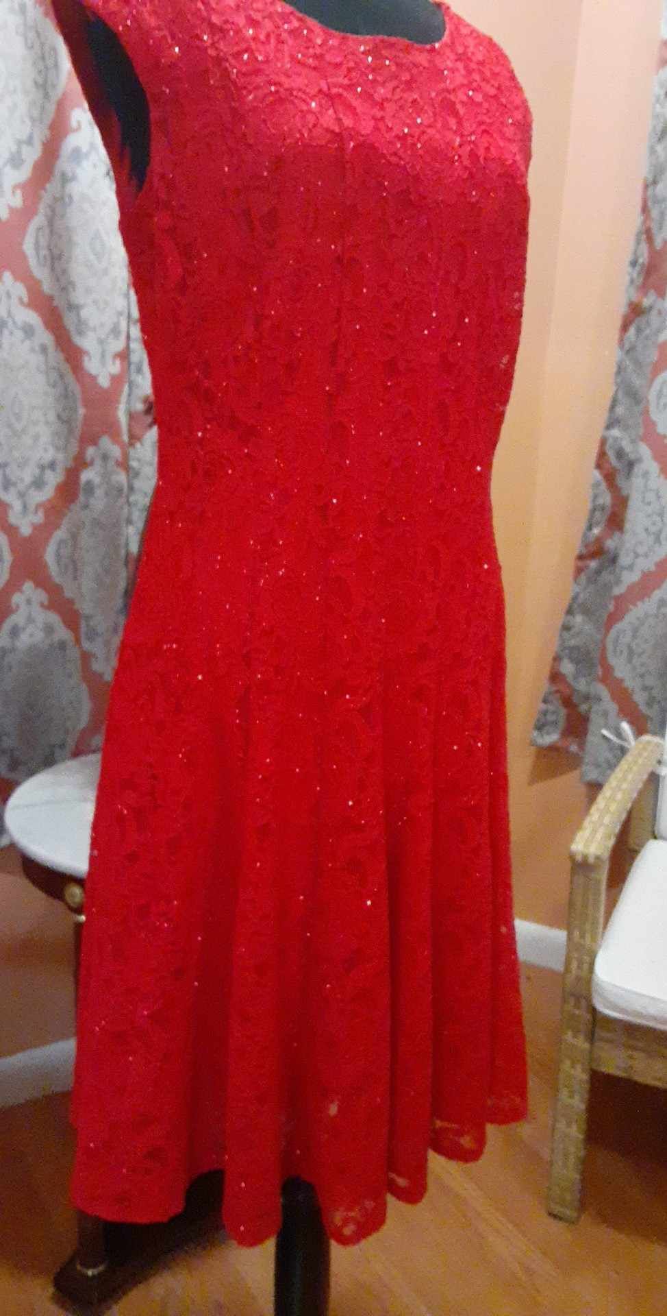 Leslie Fay Size 10 Lace Red Cocktail Dress on Queenly