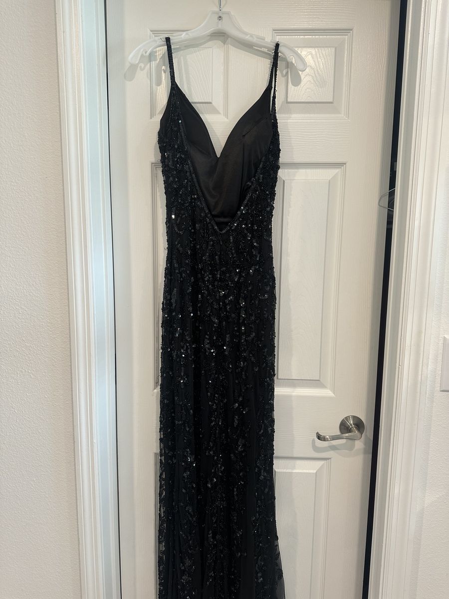 Size L Prom Plunge Black Cocktail Dress on Queenly