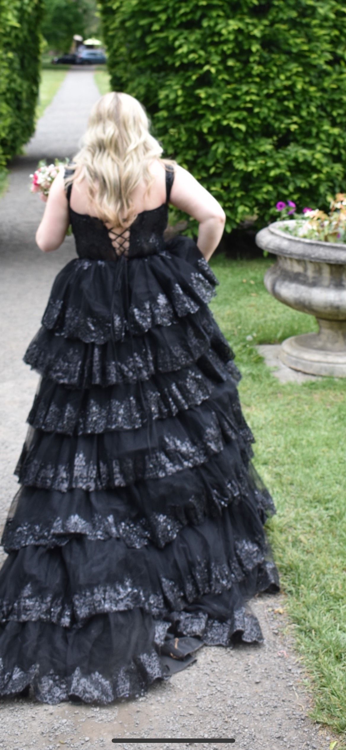 Size 8 Prom Cap Sleeve Black Ball Gown on Queenly