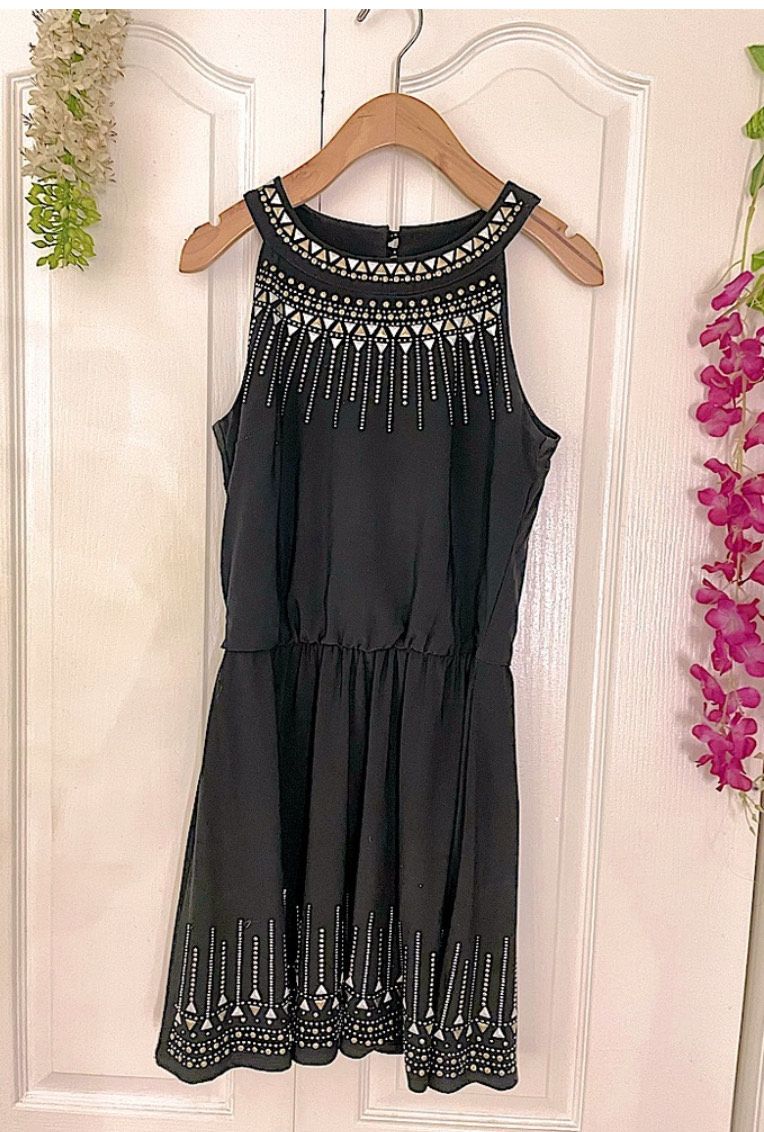 White House Black Market Size 00 Prom High Neck Black A-line Dress on Queenly