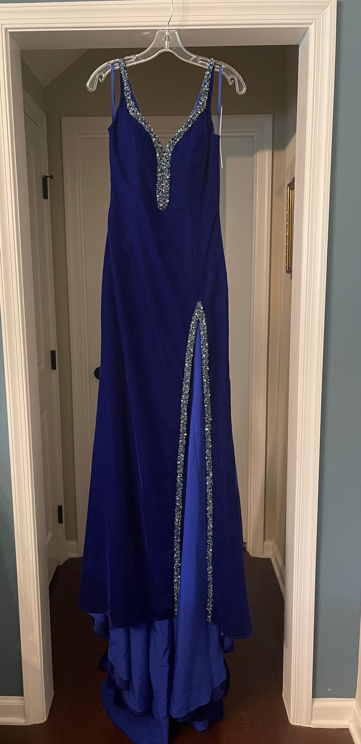 Style 11653 Ashley Lauren Size 2 Plunge Blue Side Slit Dress on Queenly