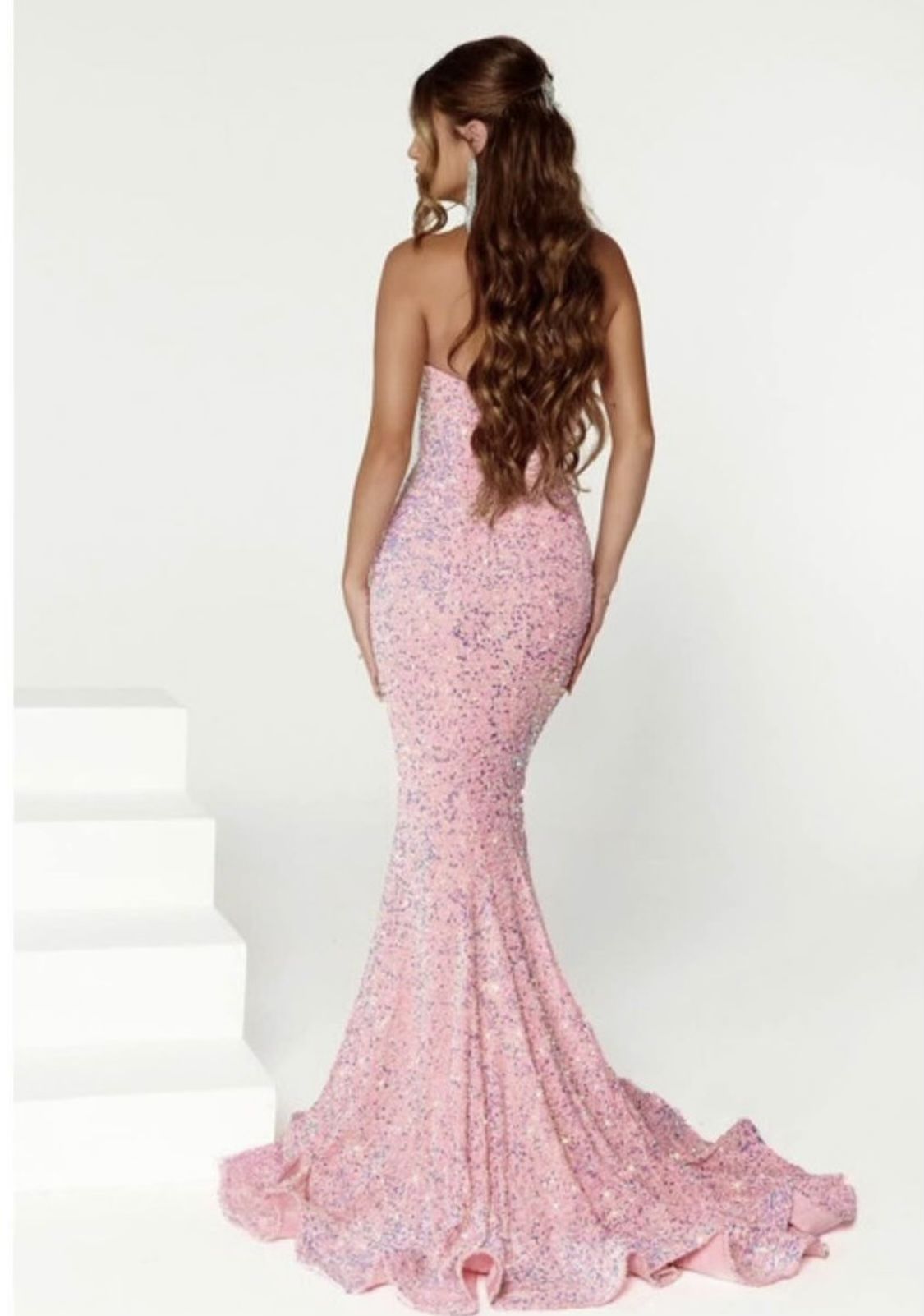 Queenly | Buy and sell prom, pageant, and formal dresses