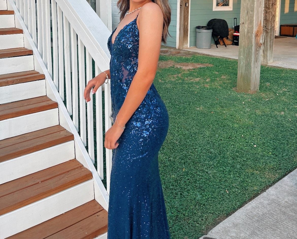 Ellie Wilde Size 4 Prom Plunge Blue Side Slit Dress on Queenly