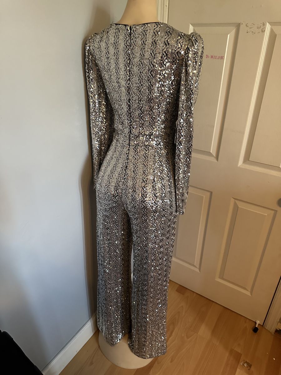 One33 Size 6 Plunge Silver Formal Jumpsuit on Queenly