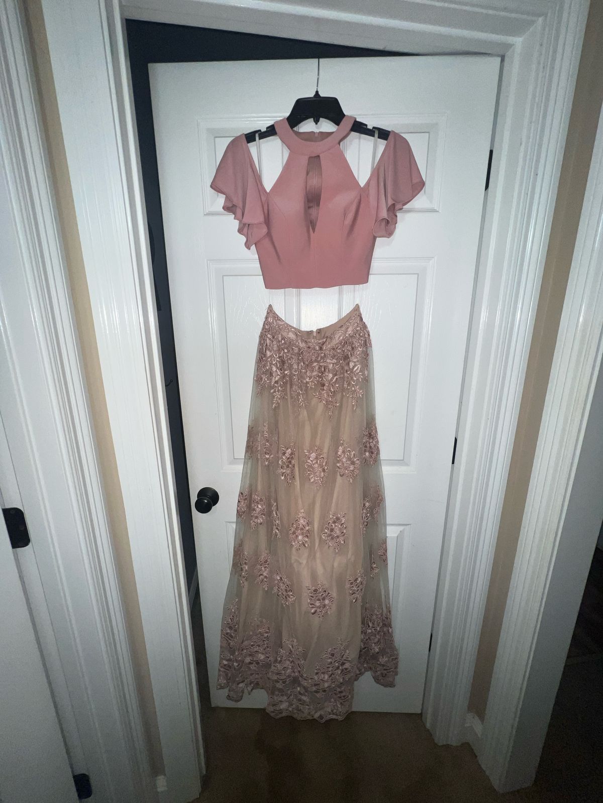 Queenly | Buy and sell prom, pageant, and formal dresses