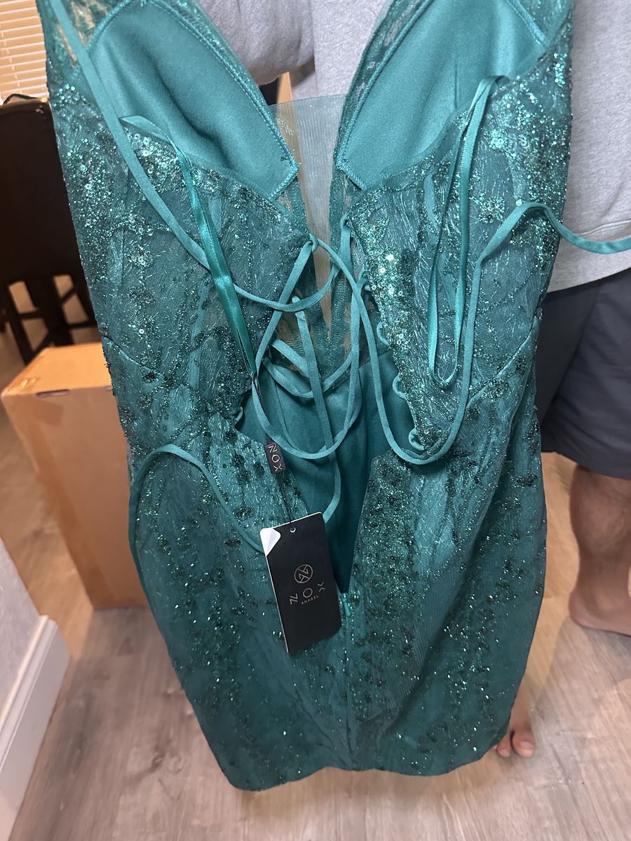 Size 4 Pageant Plunge Green Cocktail Dress on Queenly