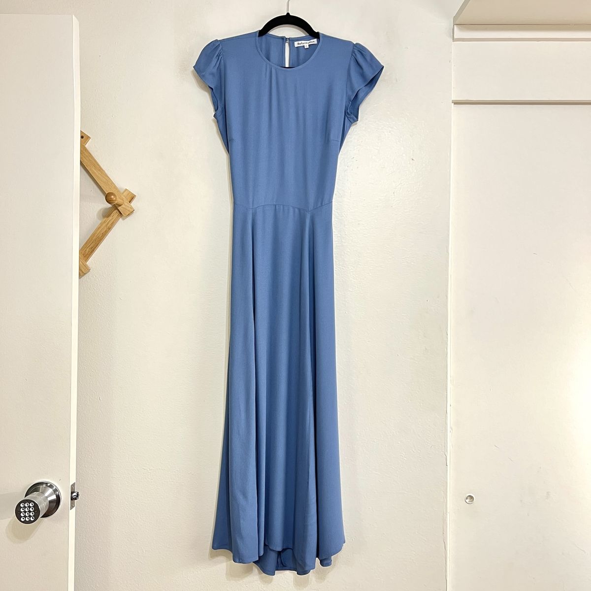 Reformation Size 2 Cap Sleeve Blue Side Slit Dress on Queenly