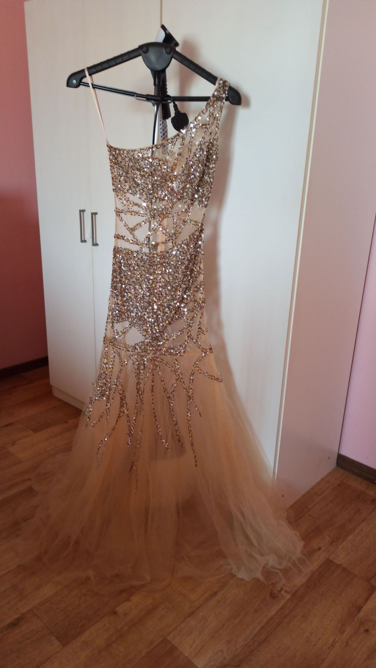 Size 8 Nude Ball Gown on Queenly