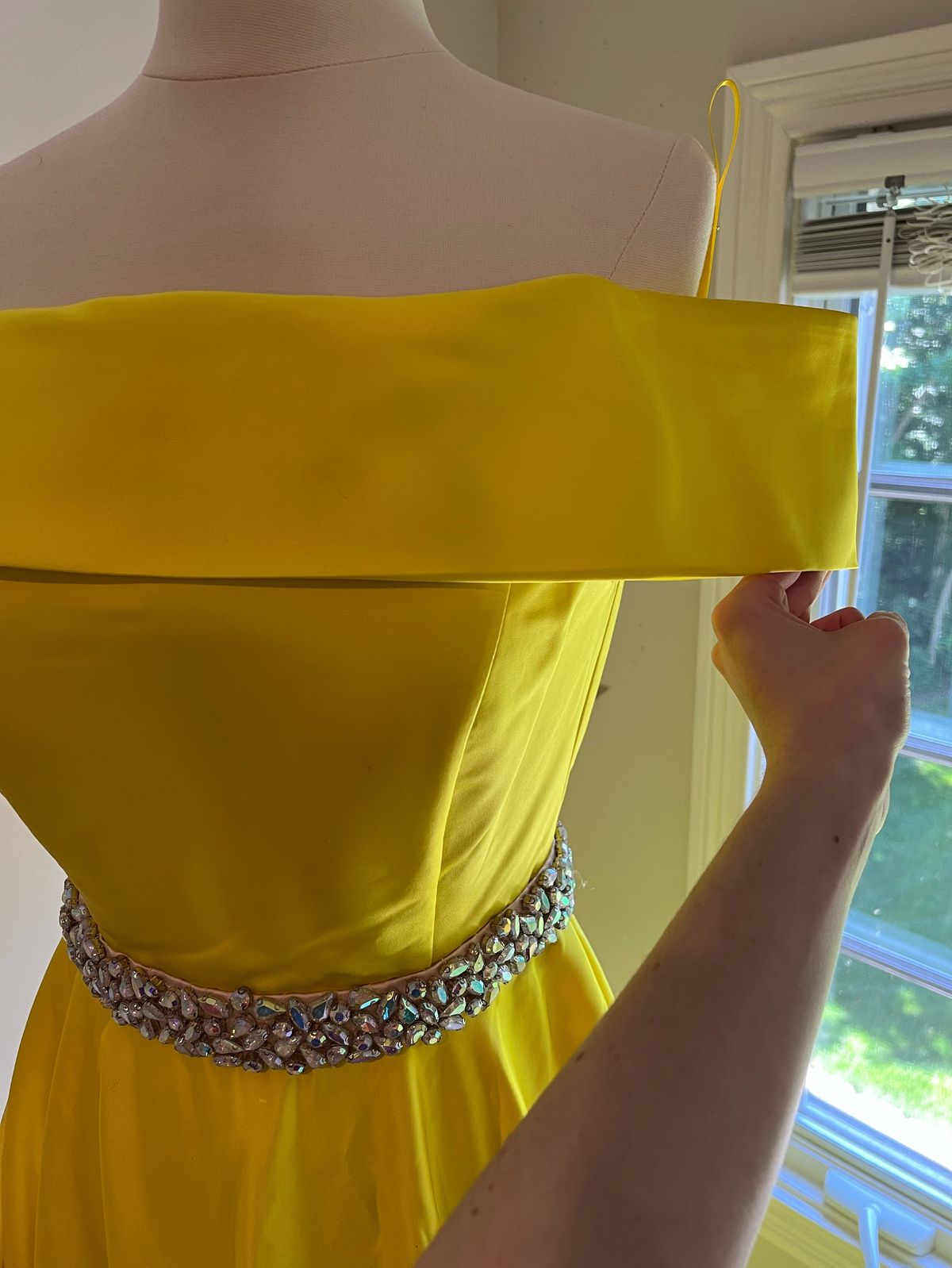 Ashley Lauren Size 00 Prom Off The Shoulder Sequined Yellow Ball Gown on Queenly