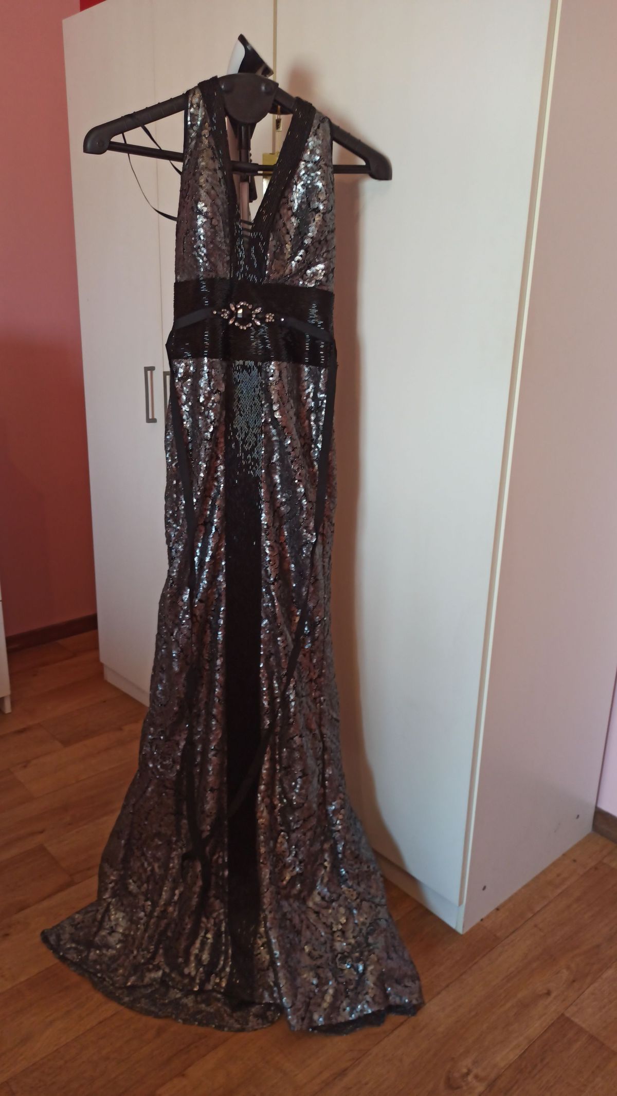 Queenly | Buy and sell prom, pageant, and formal dresses