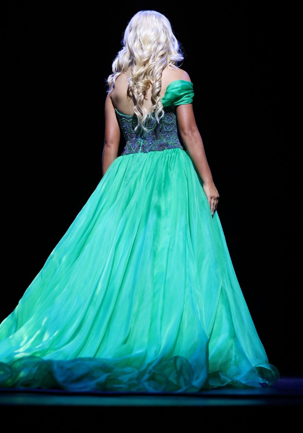 Style 45938 Sherri Hill Size 6 Pageant Strapless Green Ball Gown on Queenly