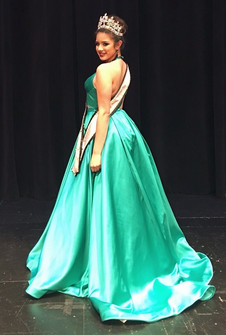 Sherri Hill Size 6 Prom Halter Emerald Green Ball Gown on Queenly