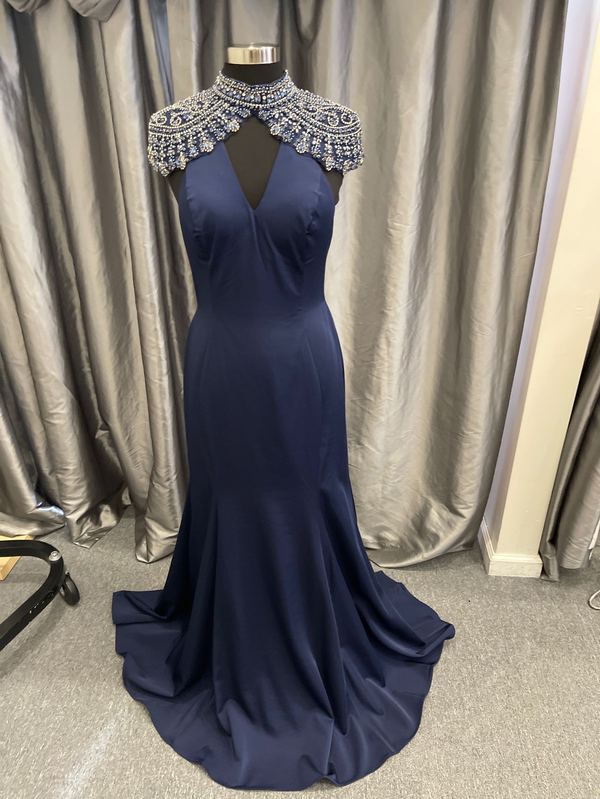 Queenly | Buy and sell prom, pageant, and formal dresses