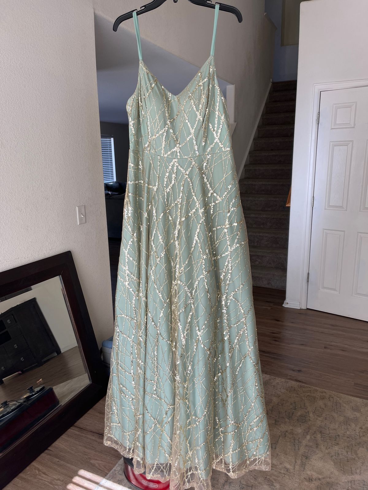 Queenly | Buy and sell prom, pageant, and formal dresses