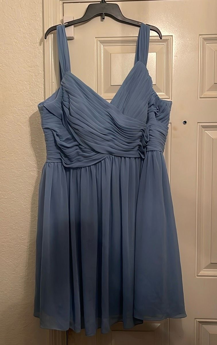 Plus Size 24 Plunge Blue Cocktail Dress on Queenly