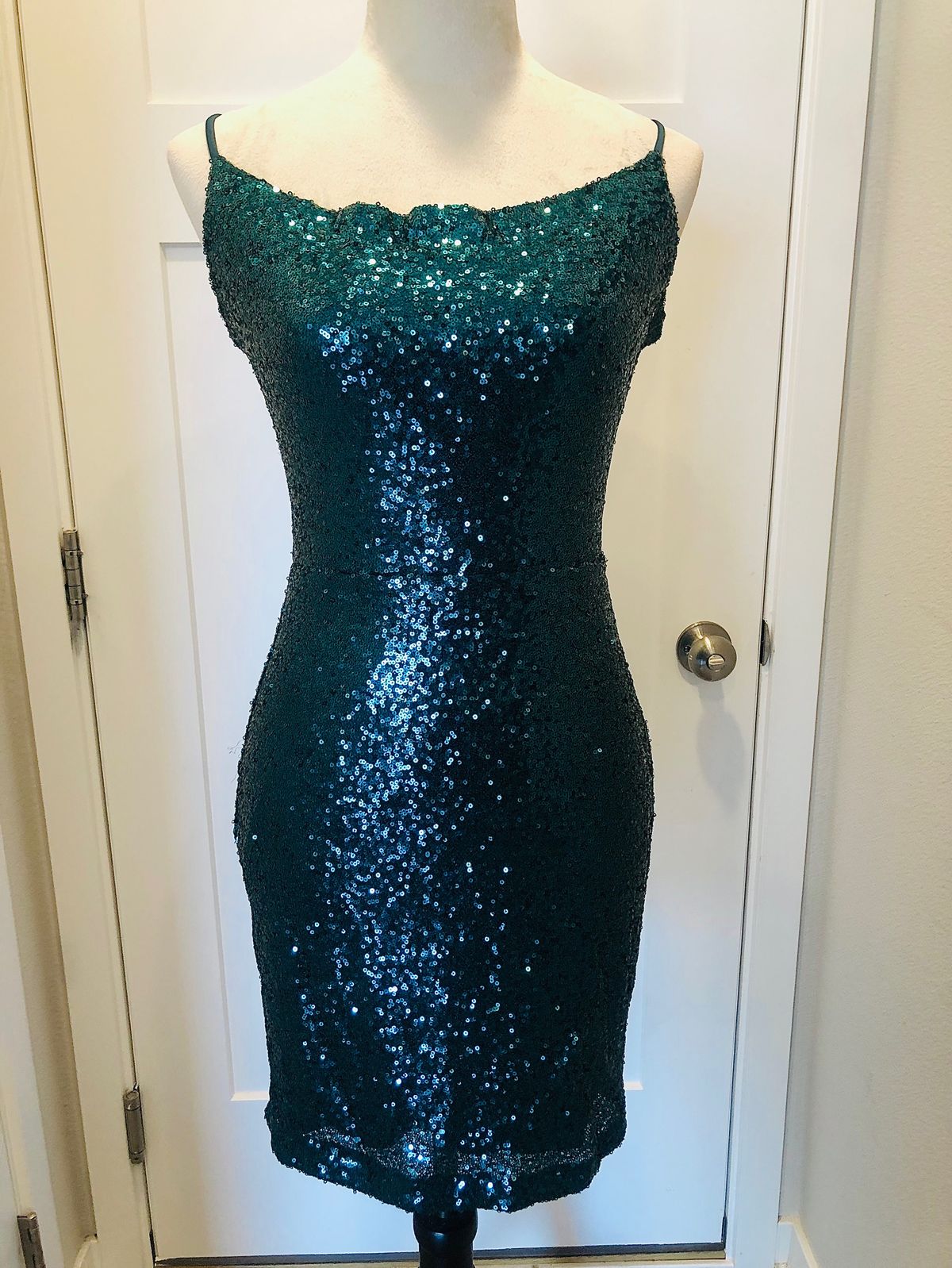 Windsor Size L Prom Plunge Green Cocktail Dress on Queenly