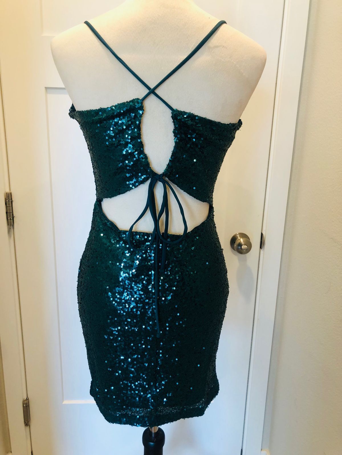 Windsor Size L Prom Plunge Green Cocktail Dress on Queenly