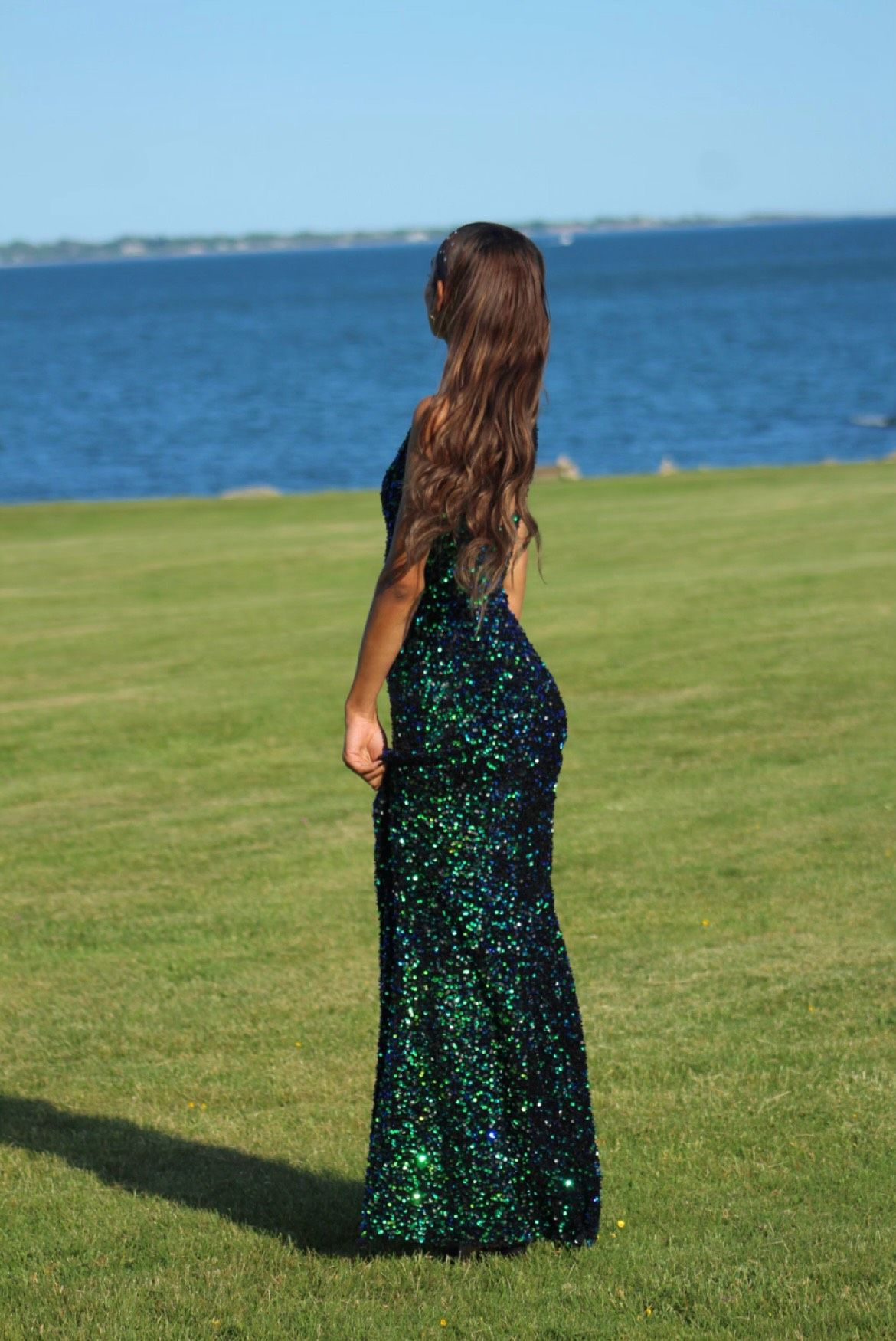 Size 0 Prom Plunge Green Side Slit Dress on Queenly