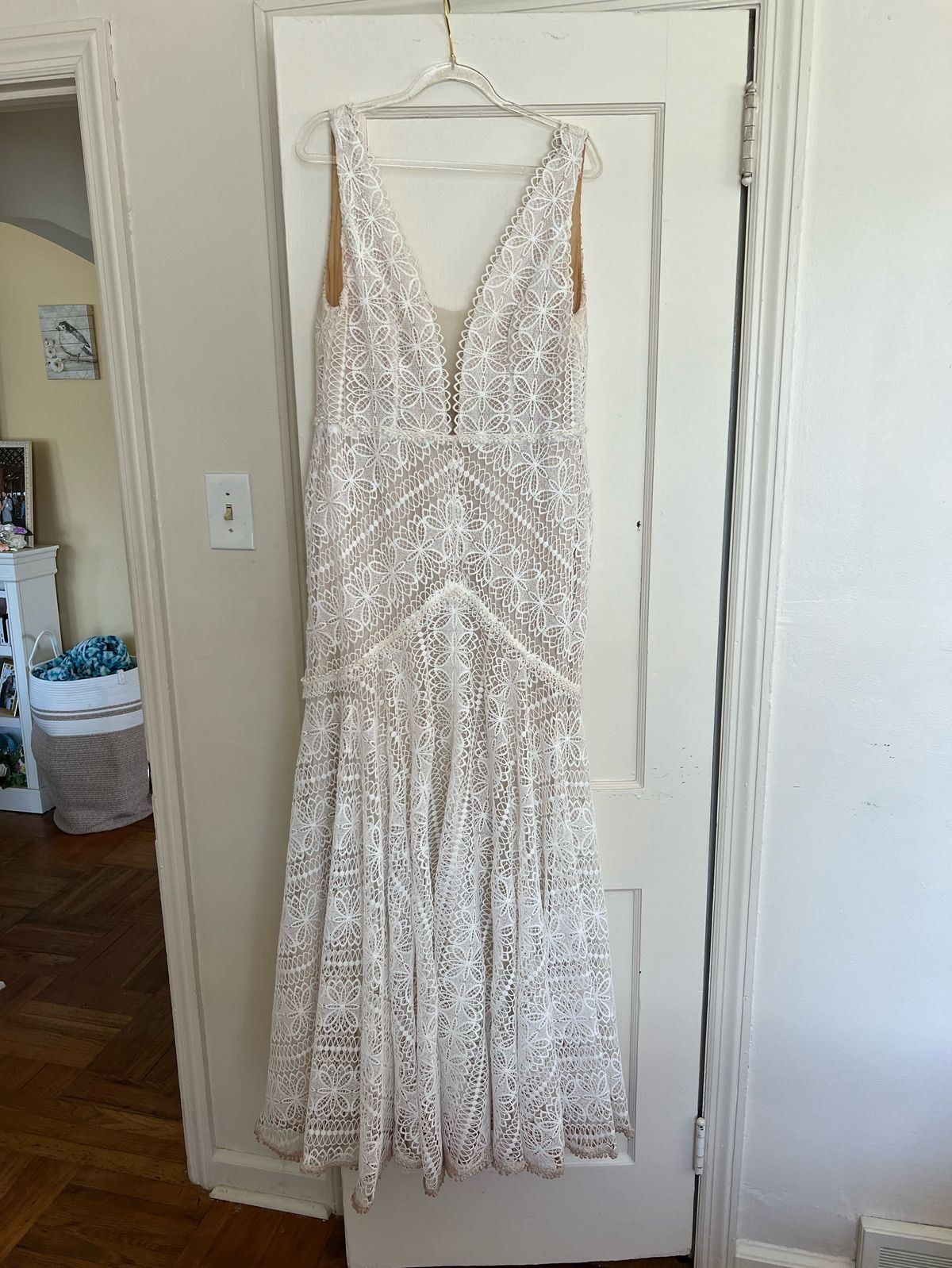 BHLDN Size 14 Wedding Plunge Lace White A-line Dress on Queenly