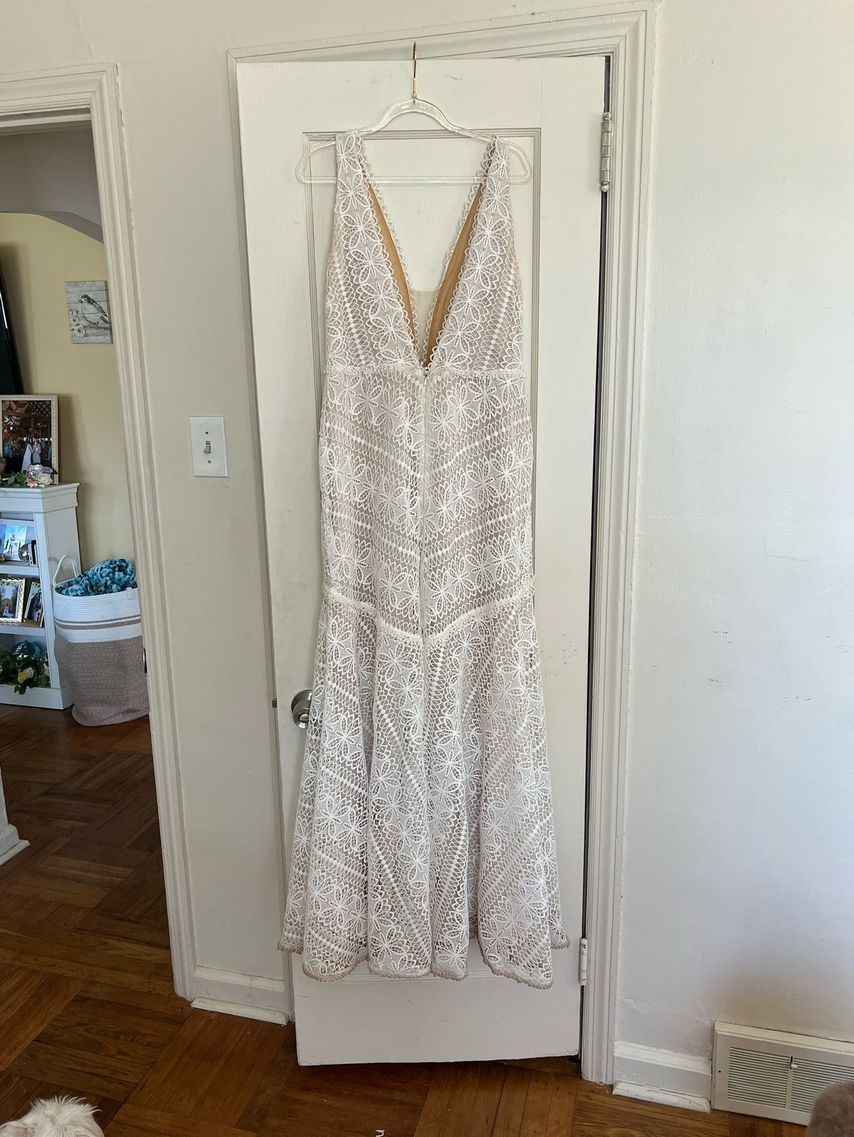 BHLDN Size 14 Wedding Plunge Lace White A-line Dress on Queenly