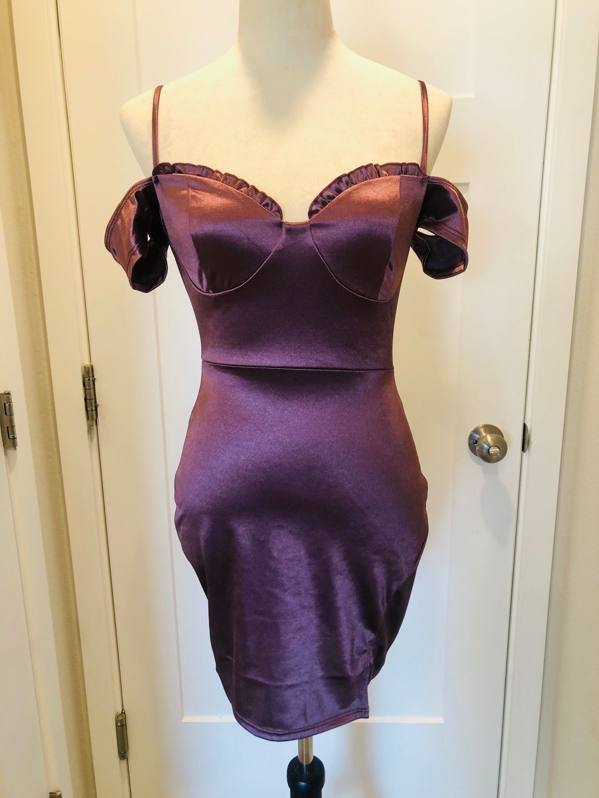 Windsor Size S Prom Cap Sleeve Purple Cocktail Dress on Queenly