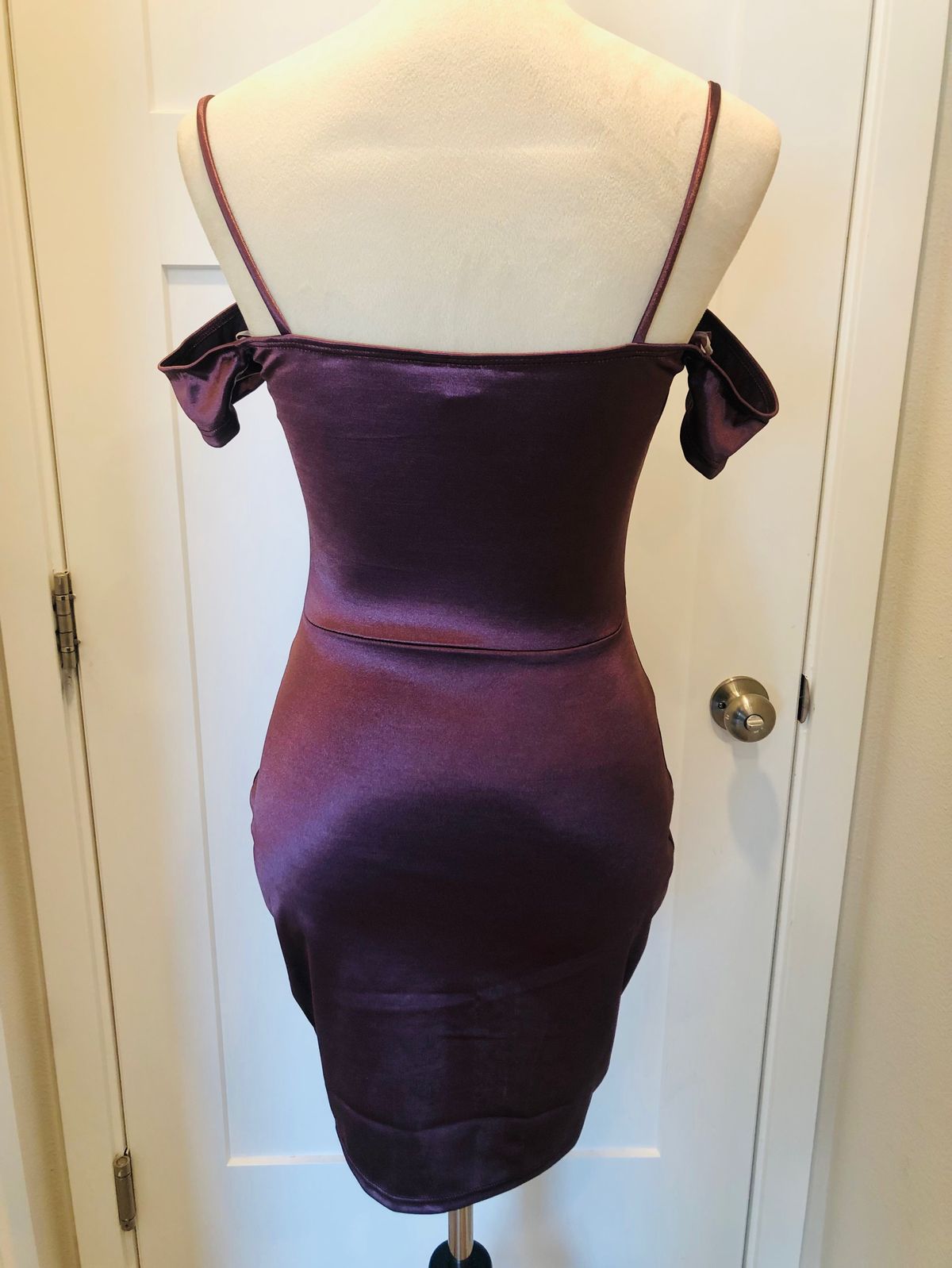 Windsor Size S Prom Cap Sleeve Purple Cocktail Dress on Queenly