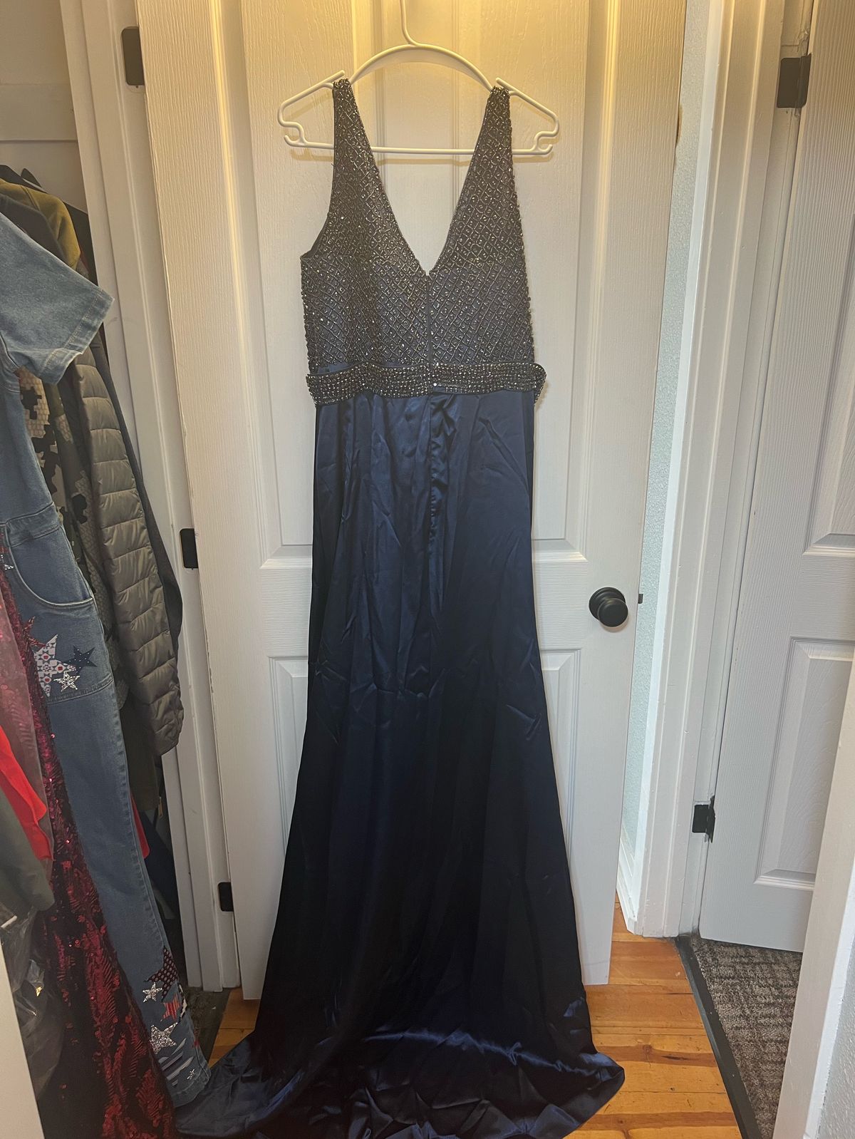 Plus Size 18 Plunge Blue Floor Length Maxi on Queenly