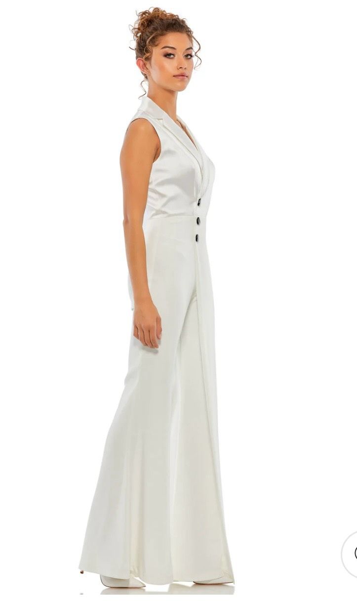 Mac Duggal Size 0 Halter White Formal Jumpsuit on Queenly