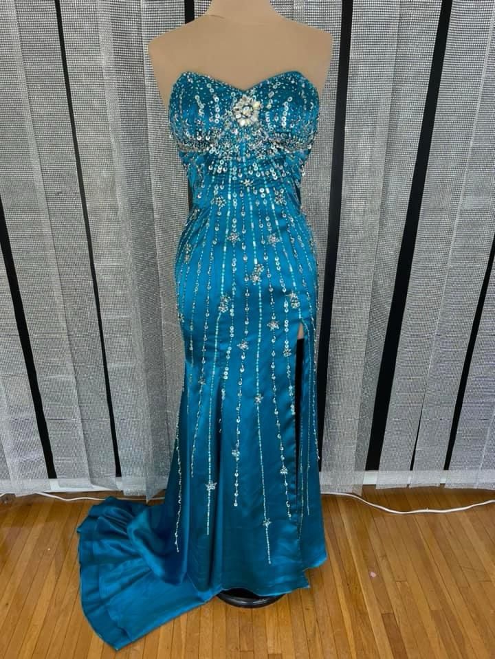 Queenly | Buy and sell prom, pageant, and formal dresses