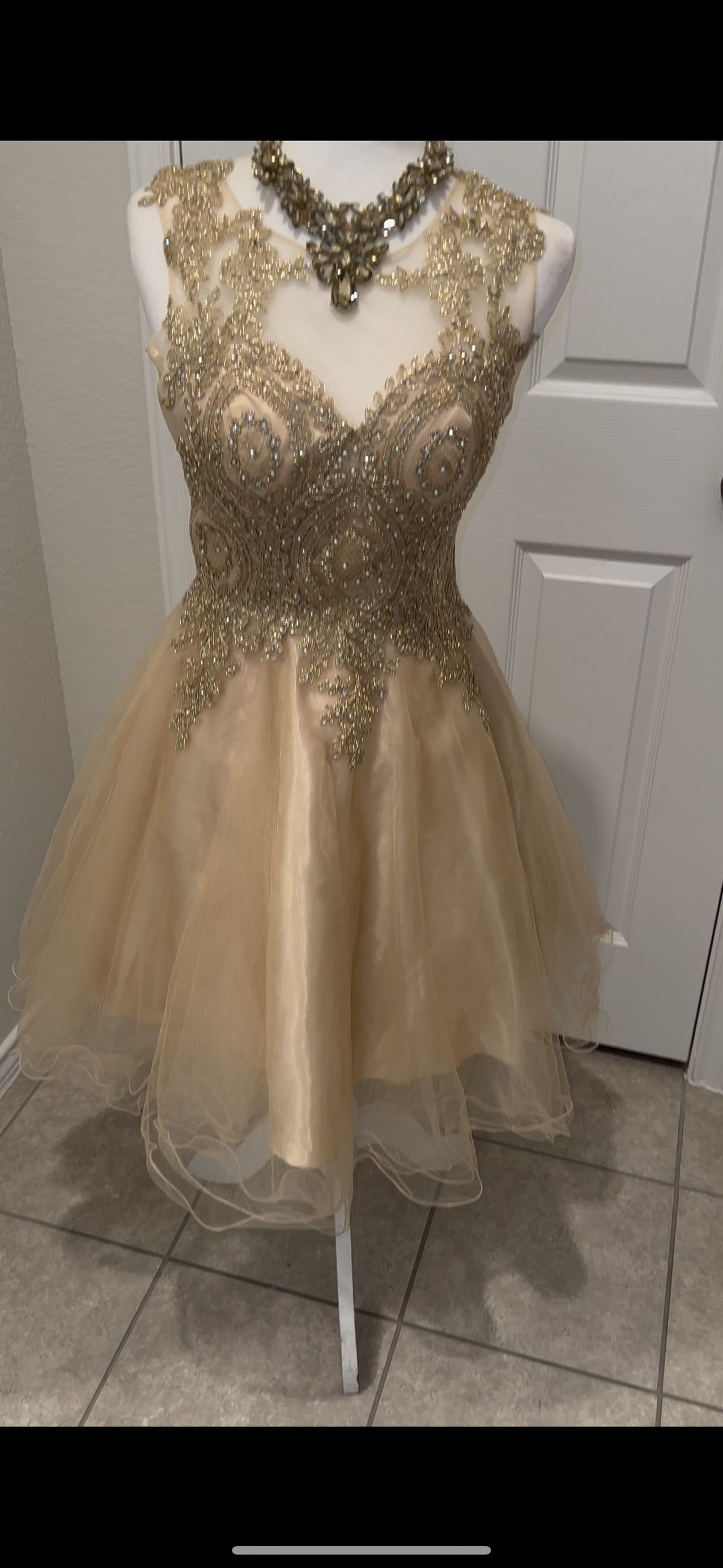 Queenly | Buy and sell prom, pageant, and formal dresses