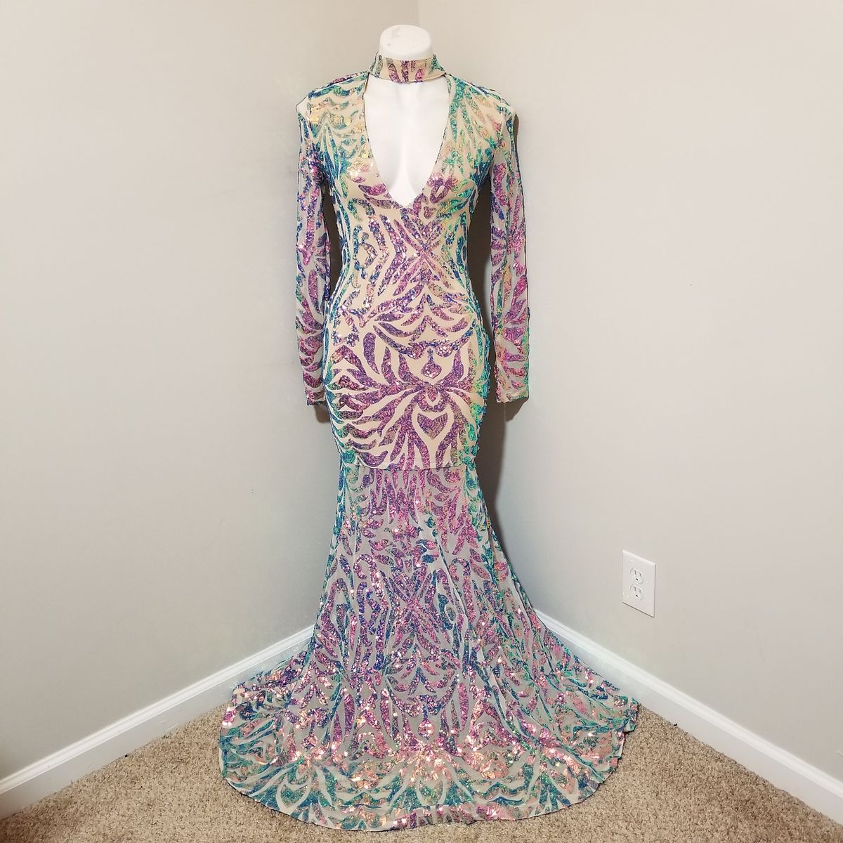 Queenly | Buy and sell prom, pageant, and formal dresses