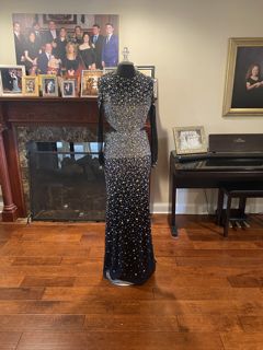 Queenly | Buy and sell prom, pageant, and formal dresses