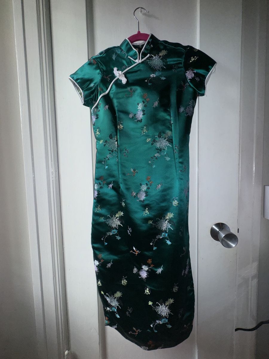 Size 0 High Neck Multicolor Cocktail Dress on Queenly