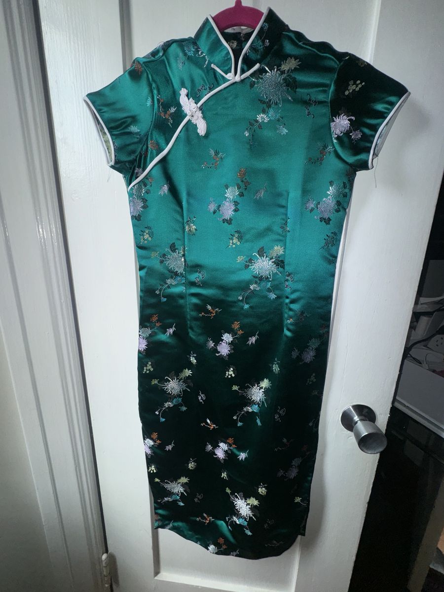 Size 0 High Neck Multicolor Cocktail Dress on Queenly