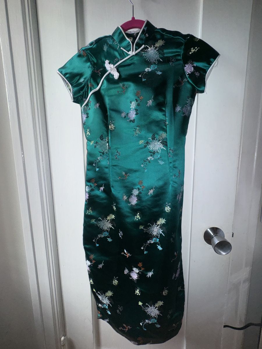 Size 0 High Neck Multicolor Cocktail Dress on Queenly