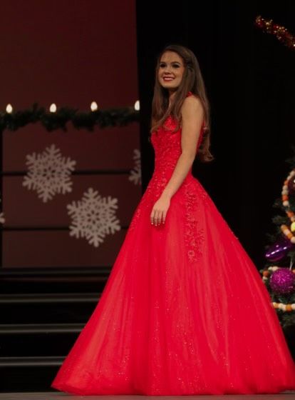 Camille La Vie Size 0 Prom Plunge Red Ball Gown on Queenly