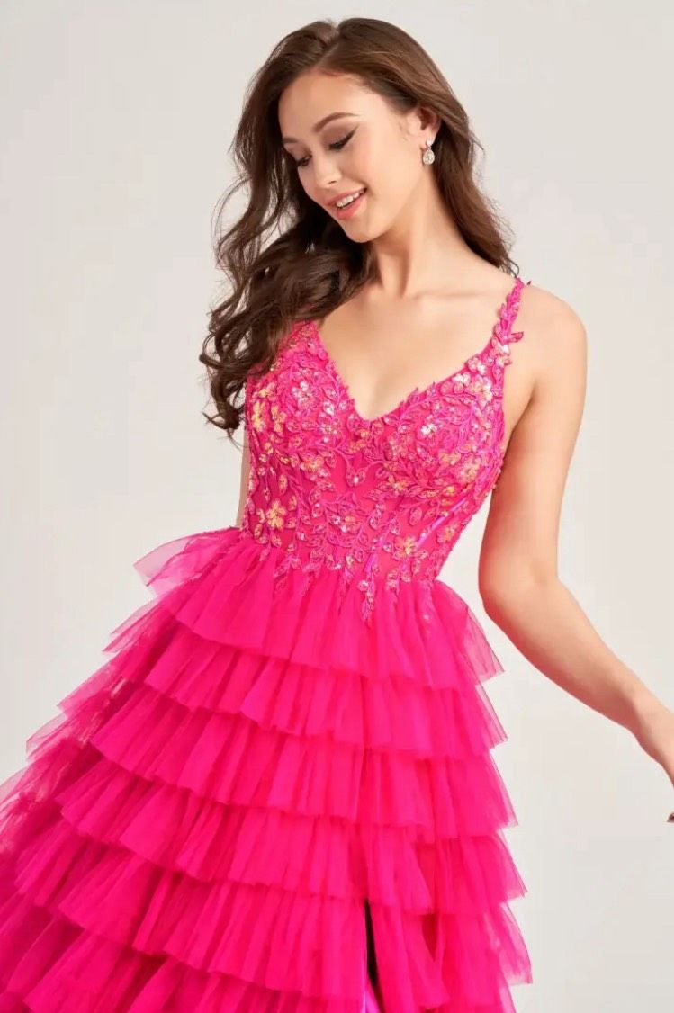 Style EW35059 Ellie Wilde Size 4 Prom Plunge Pink Ball Gown on Queenly