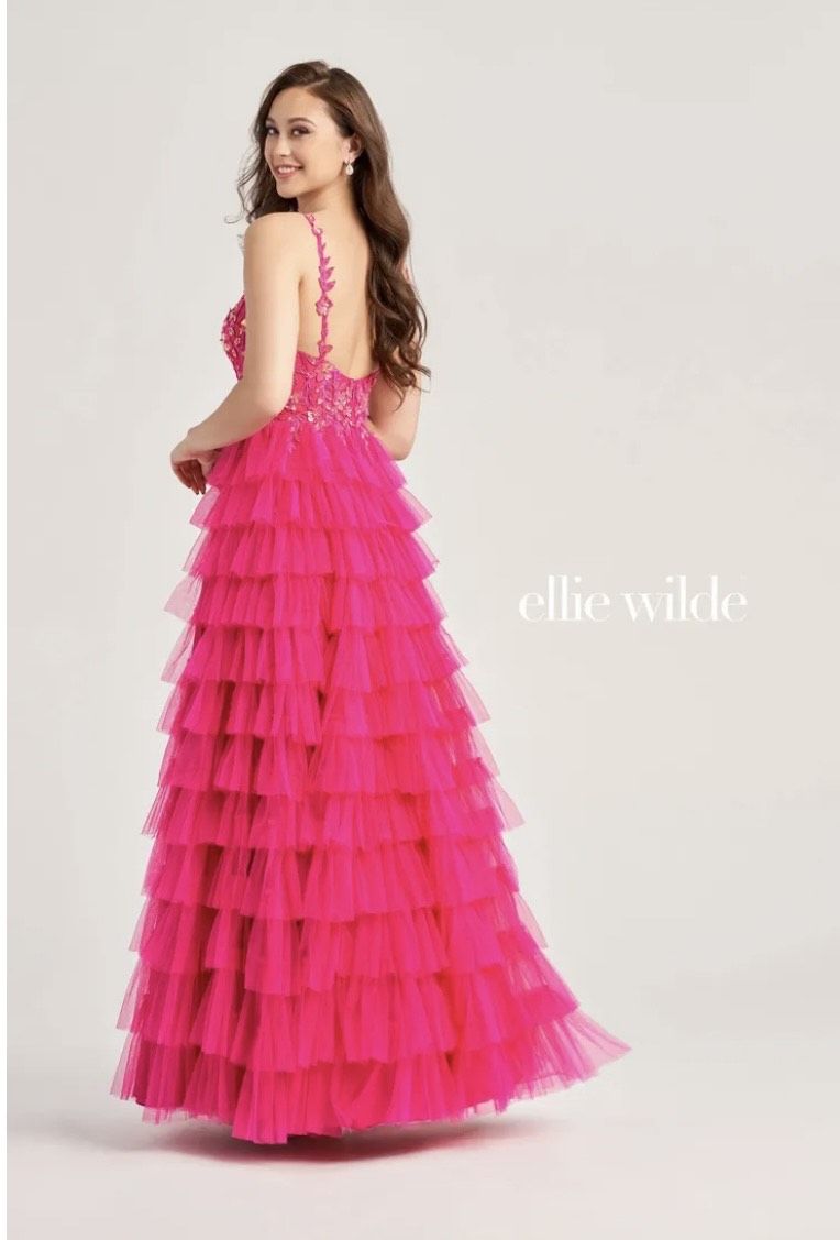 Style EW35059 Ellie Wilde Size 4 Prom Plunge Pink Ball Gown on Queenly