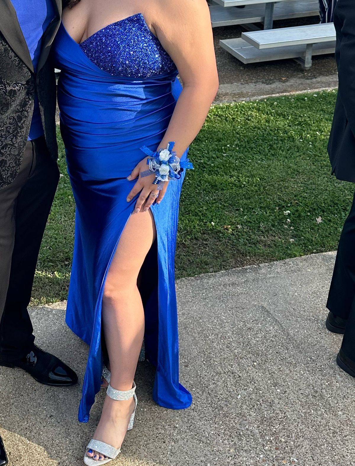 Plus Size 16 Prom Plunge Blue Mermaid Dress on Queenly