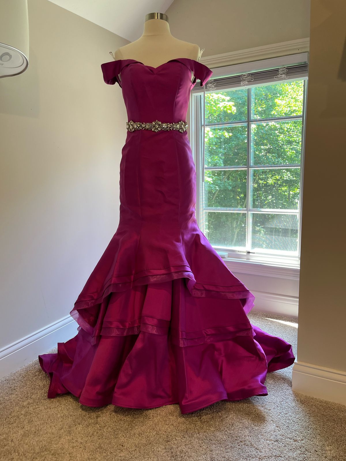 Queenly | Buy and sell prom, pageant, and formal dresses