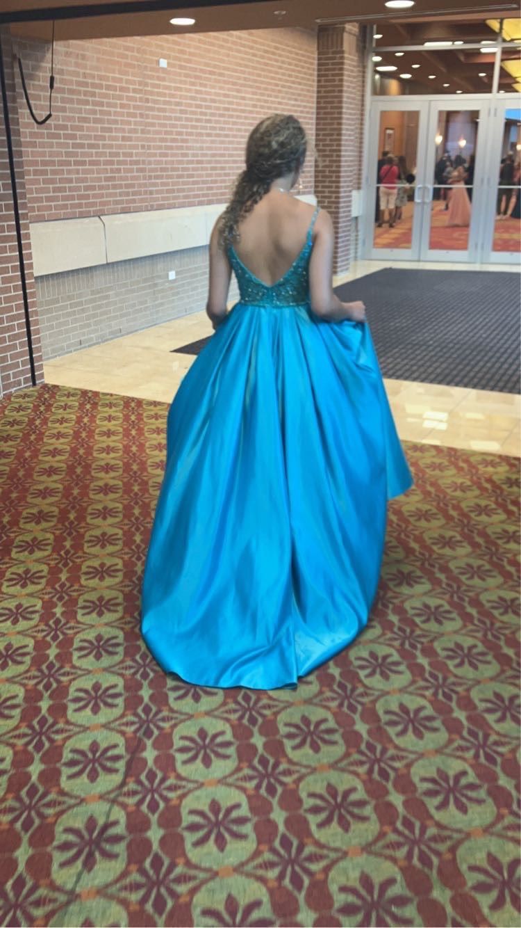 Queenly | Buy and sell prom, pageant, and formal dresses