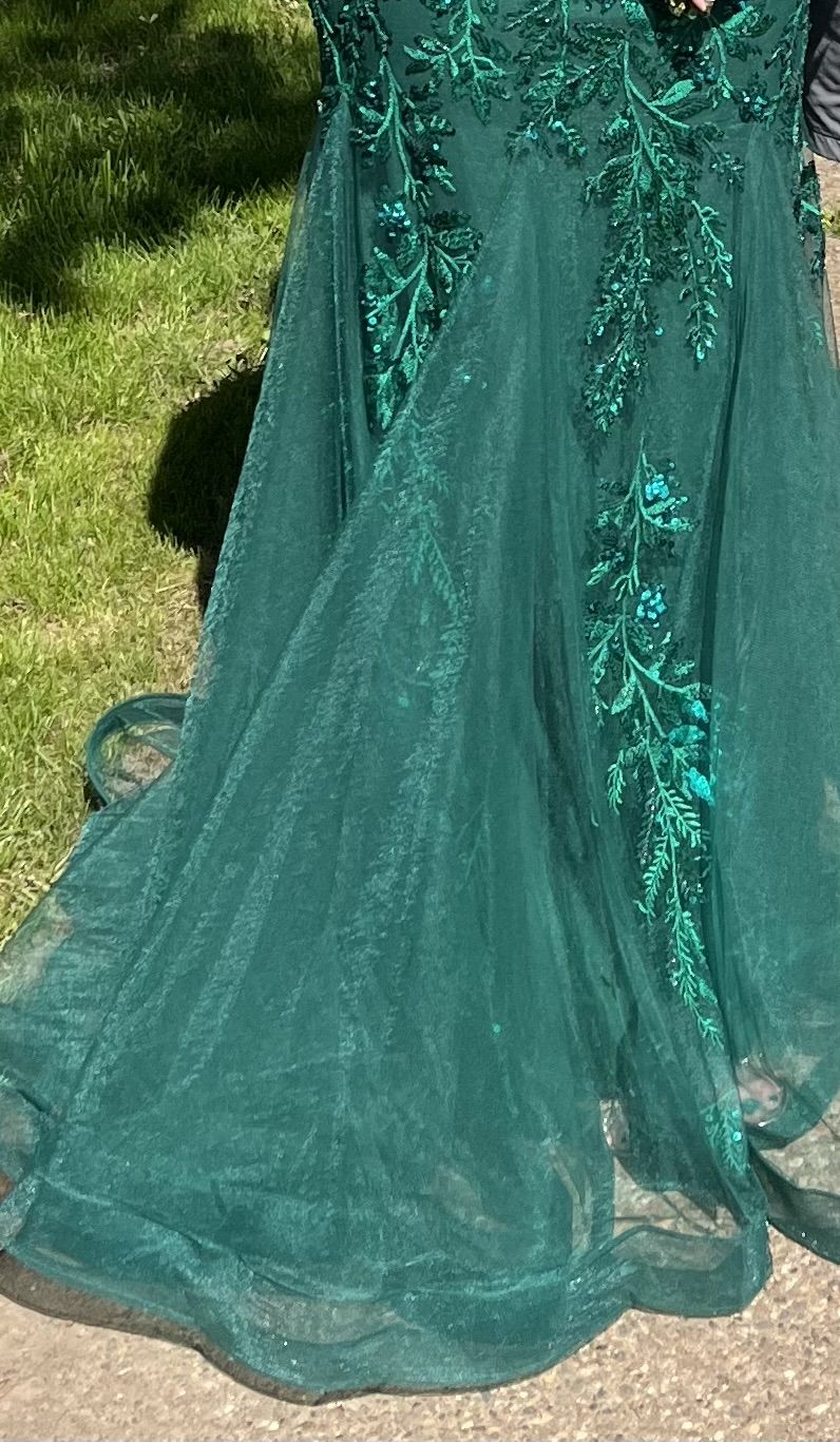 Jovani Size 6 Emerald Green Mermaid Dress on Queenly