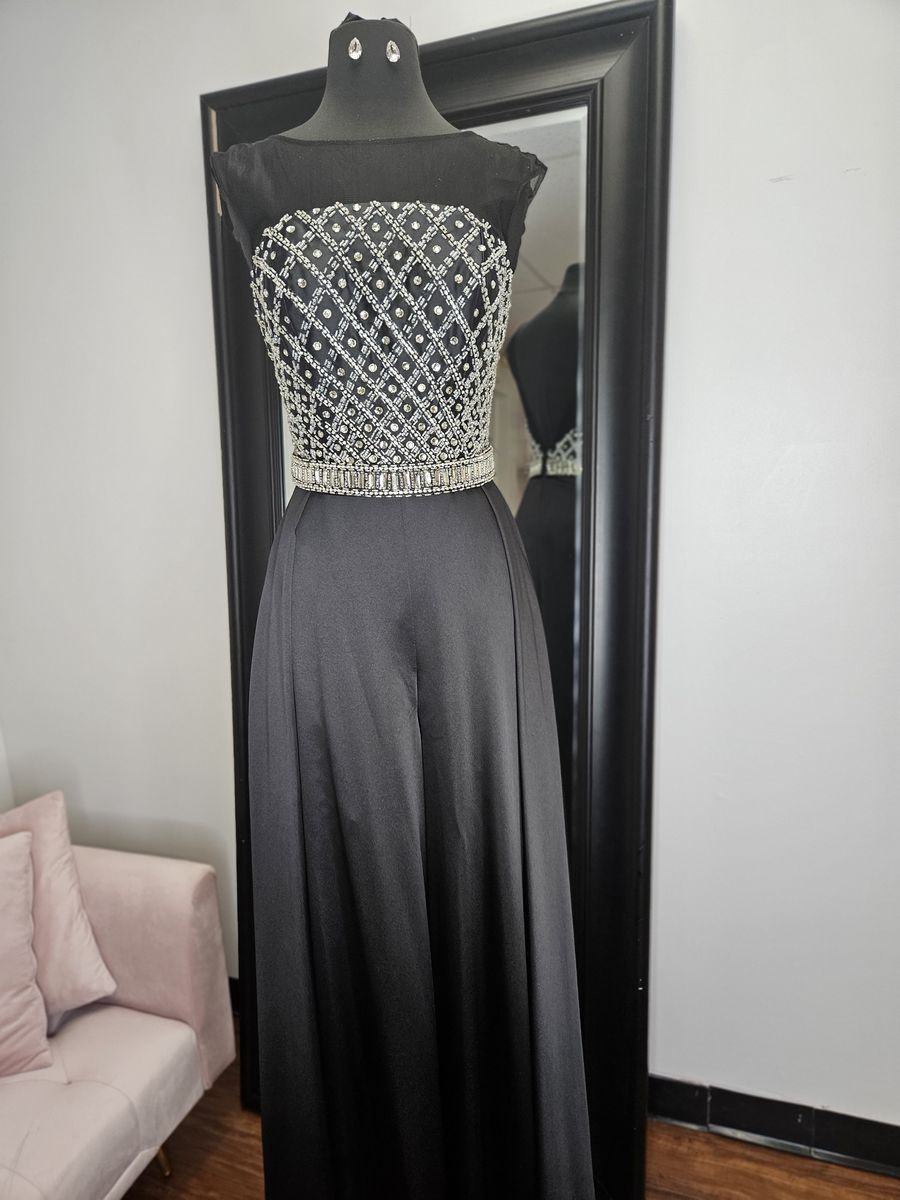 Queenly | Buy and sell prom, pageant, and formal dresses