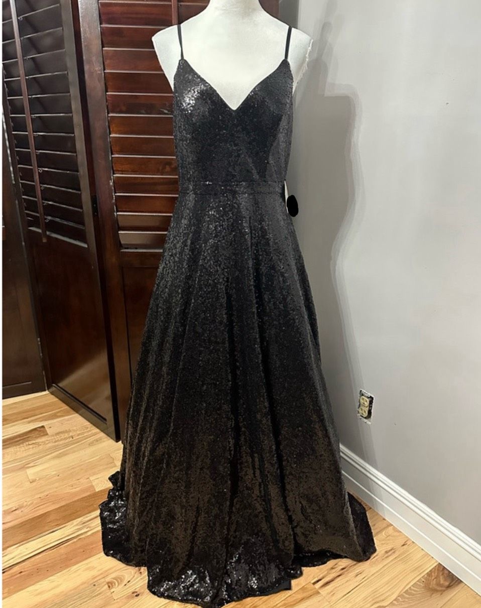 B. Darlin Size 6 Plunge Black Ball Gown on Queenly