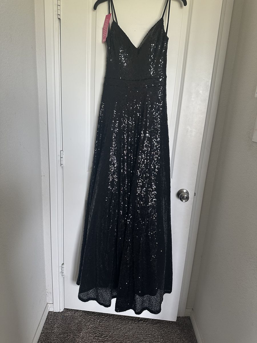 B. Darlin Size 6 Plunge Black Ball Gown on Queenly