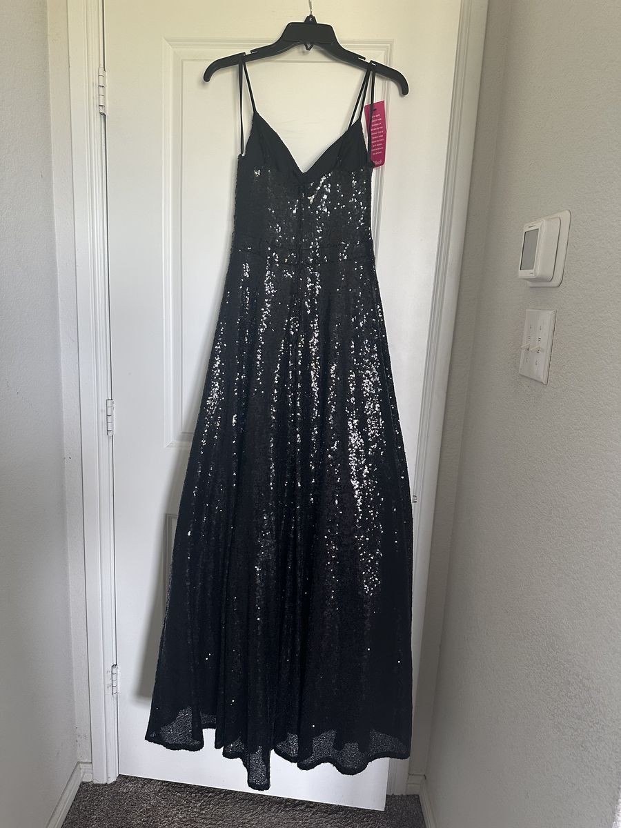 B. Darlin Size 6 Plunge Black Ball Gown on Queenly