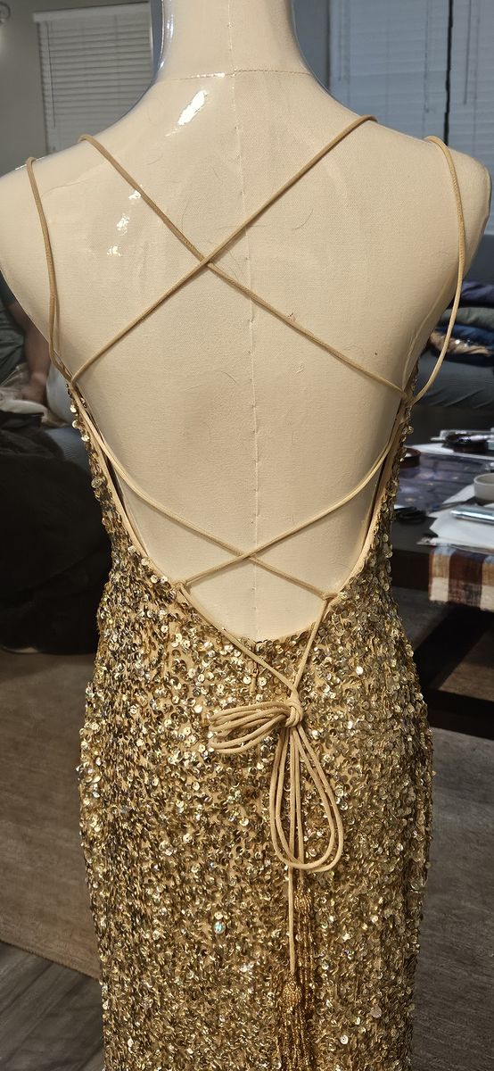 Sherri Hill Size 0 Gold Side Slit Dress on Queenly