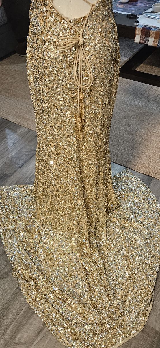 Sherri Hill Size 0 Gold Side Slit Dress on Queenly